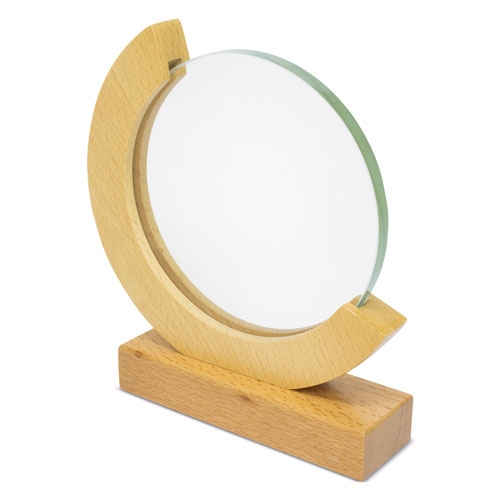 Trofeja no stikla un koka GLOBO