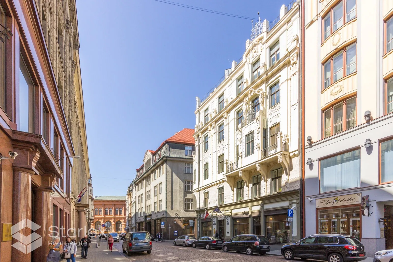 Nomai komercplatības Vecrīgā netālu no Zviedru vārtiem 2