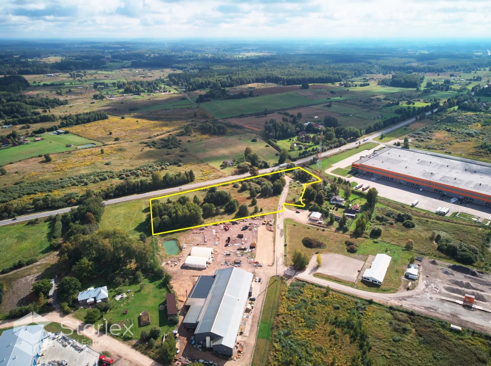 2,4 ha zemes gabals Ķekavas pagastā, pirmajā līnijā no autoceļa A7 2