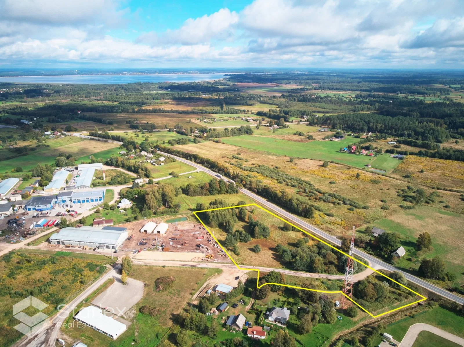 2,4 ha zemes gabals Ķekavas pagastā, pirmajā līnijā no autoceļa A7 5