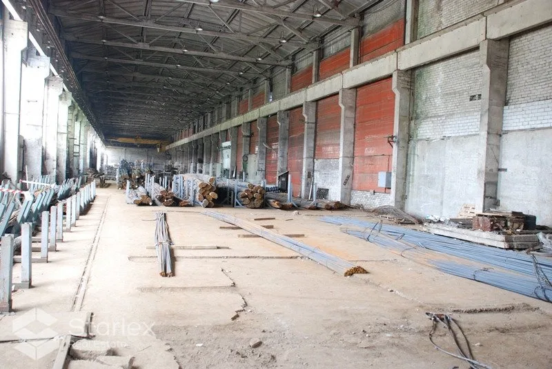 Ražošanas telpas ar augstiem griestiem Pļavniekos 5