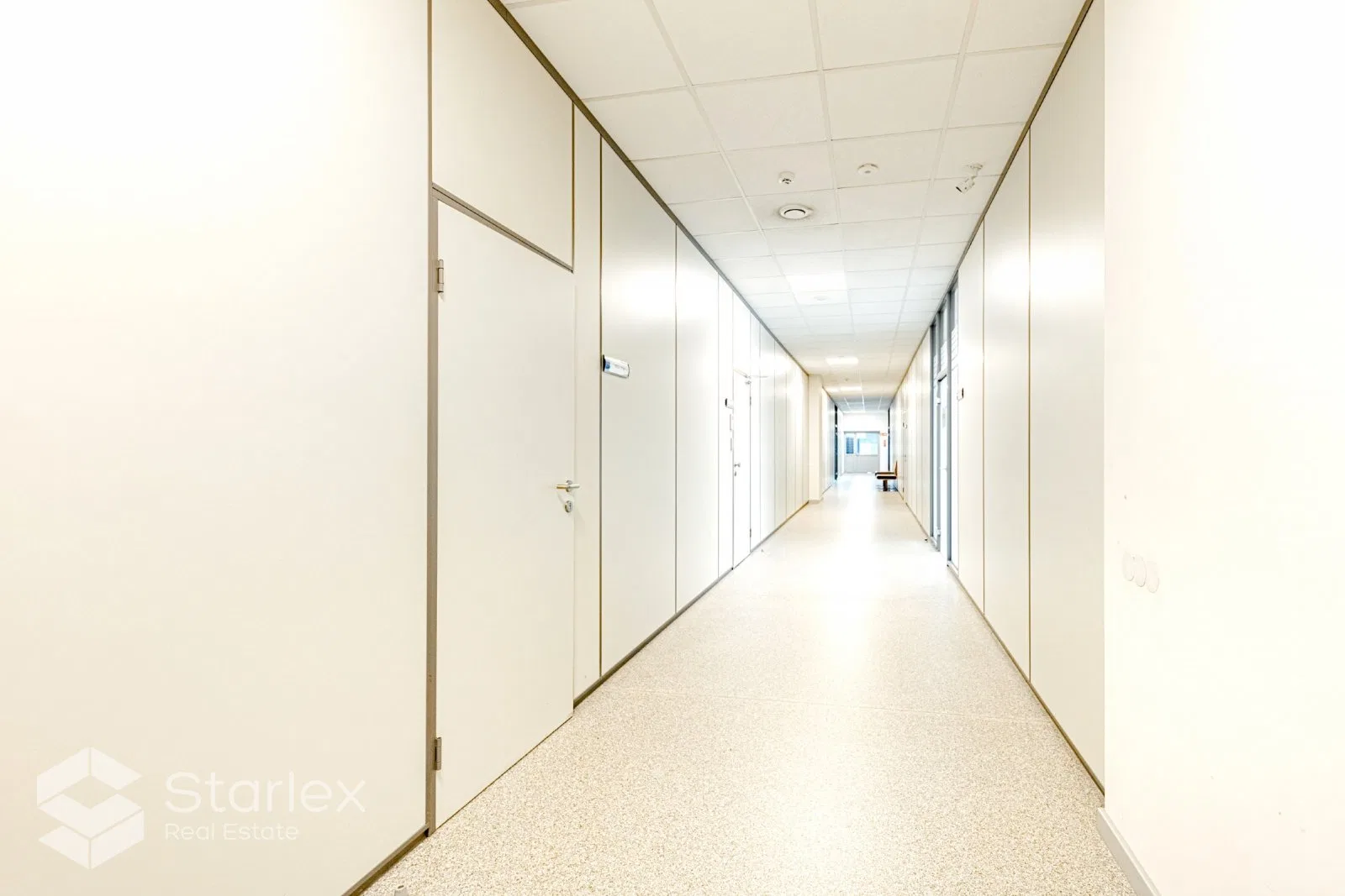 Biroja telpas Mcity Ulbrokas, Pļavniekos. 4