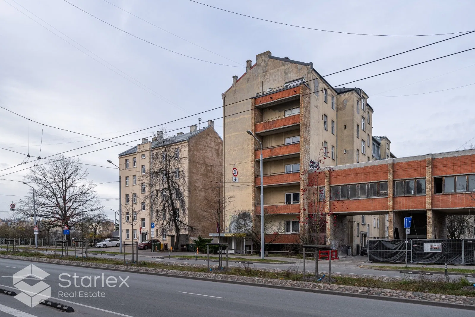 Vēsturiska ēka, mūsdienīga dzīve 3