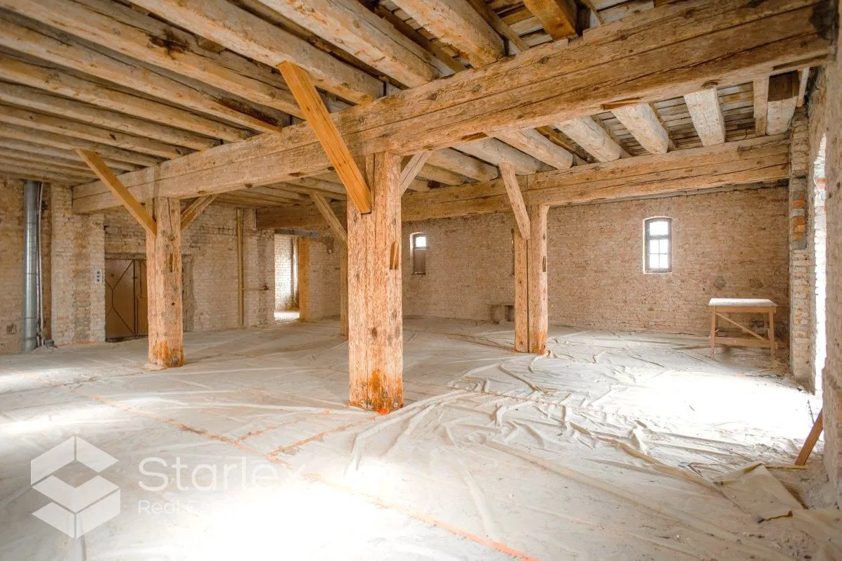 Spīķeru kvartāls: loft stila showroom telpas nomai 5
