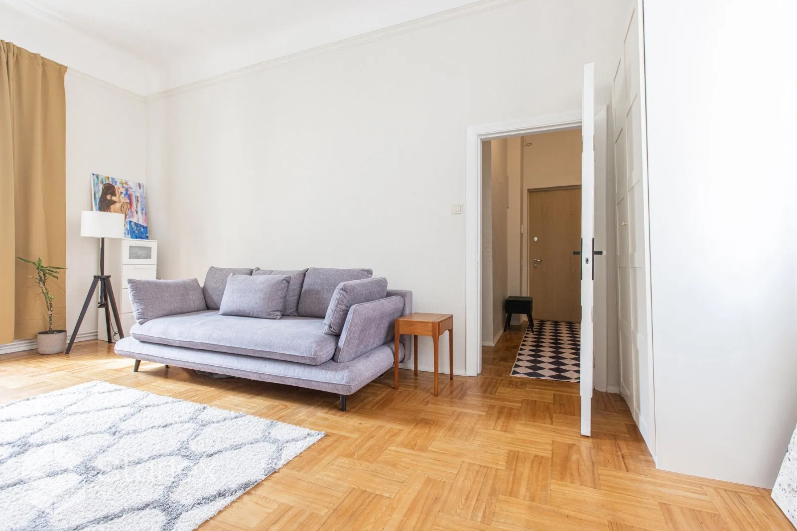 Gaišs, plašs un elegants 3-istabu dzīvoklis Klusajā Centrā 5