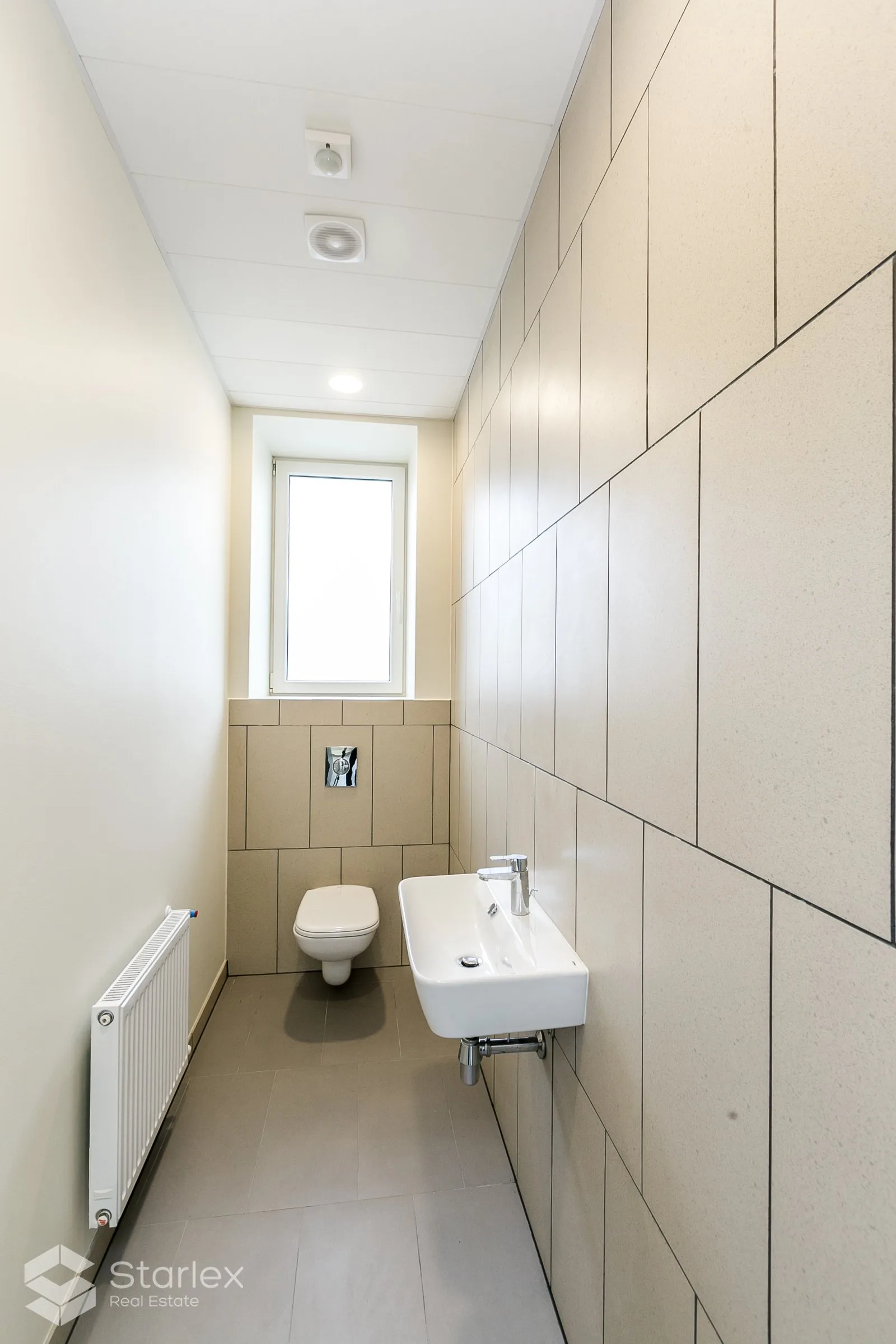Moderns birojs 5