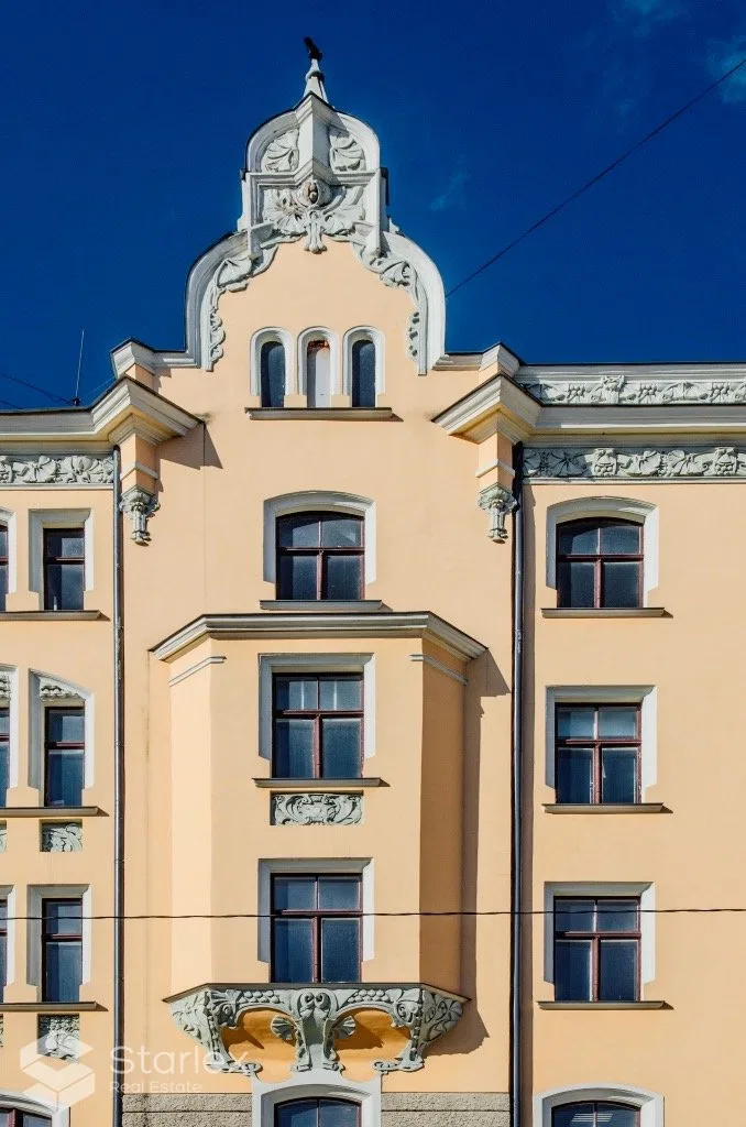 Ēka ar 4-zvaigžņu viesnīcas projektu un potenciālu operatoru! 4