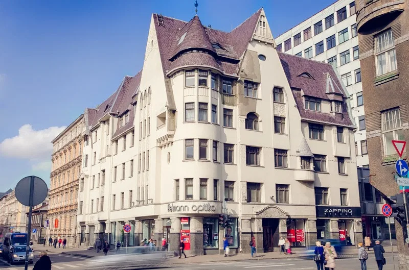 Tirdzniecības telpas Rīgas centrā pie Brīvības/Lāčplēša ielu krustojuma