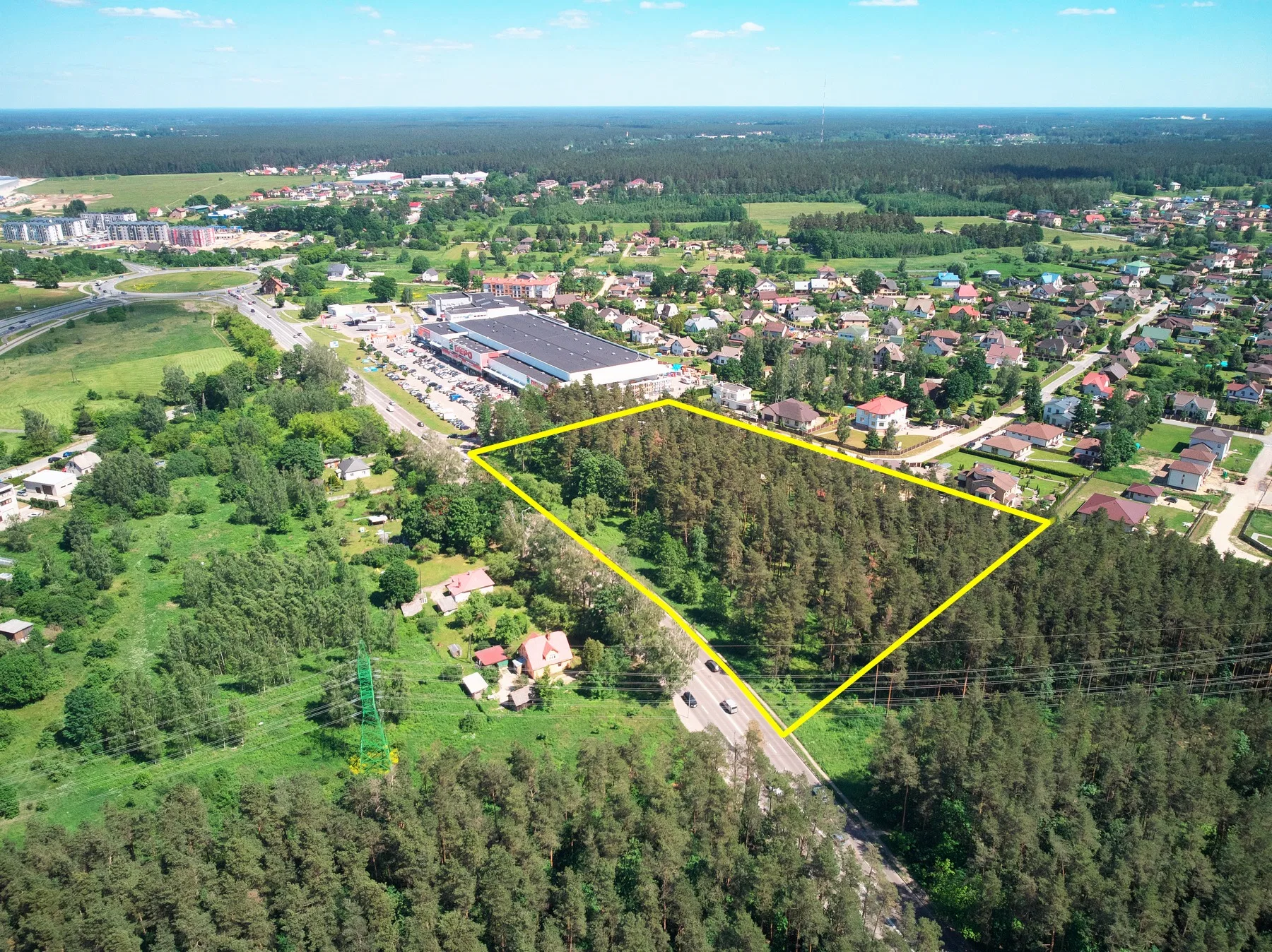 1.74 ha zemes gabals Lubānas ielas pirmajā līnijā
