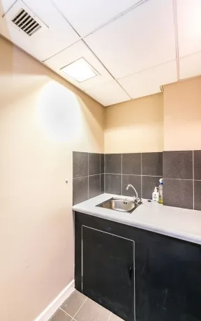 Kompakts birojs ar virtuvi Rīgas centrā 4
